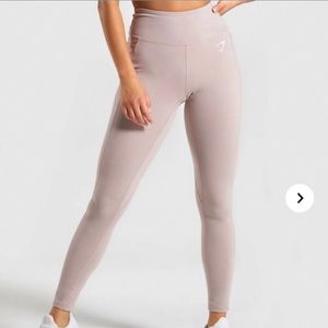 Gymshark Women’s workout Leggings Size S dreamy Taupe Nude Casual
